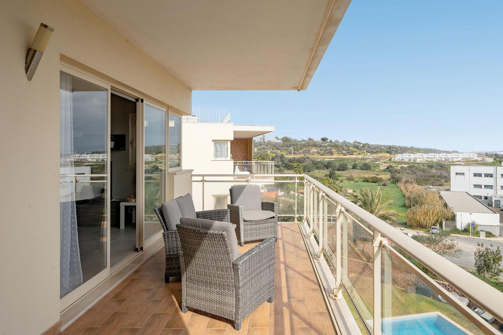 Terrace With Pool By Homing Apartamento